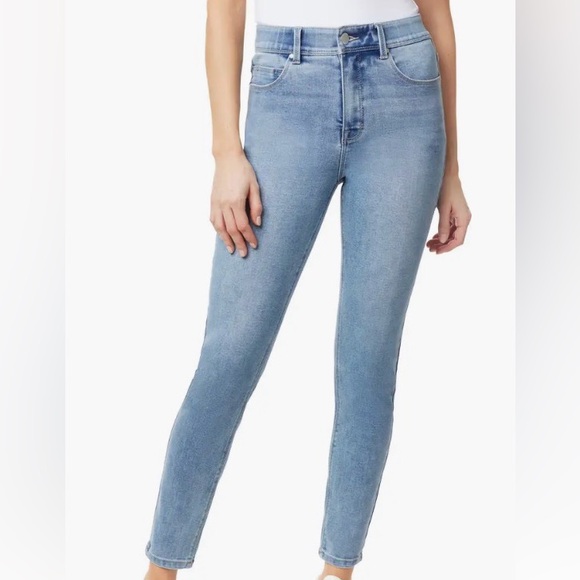 Curve Appeal Denim - Light Wash High-Rise Skinny Jeans - Women's